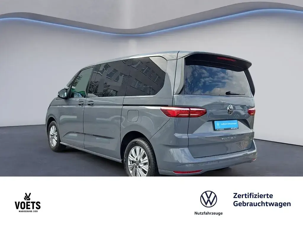 Gebraucht VW T7 150 PS (110 kW) 2025 Grau Van
