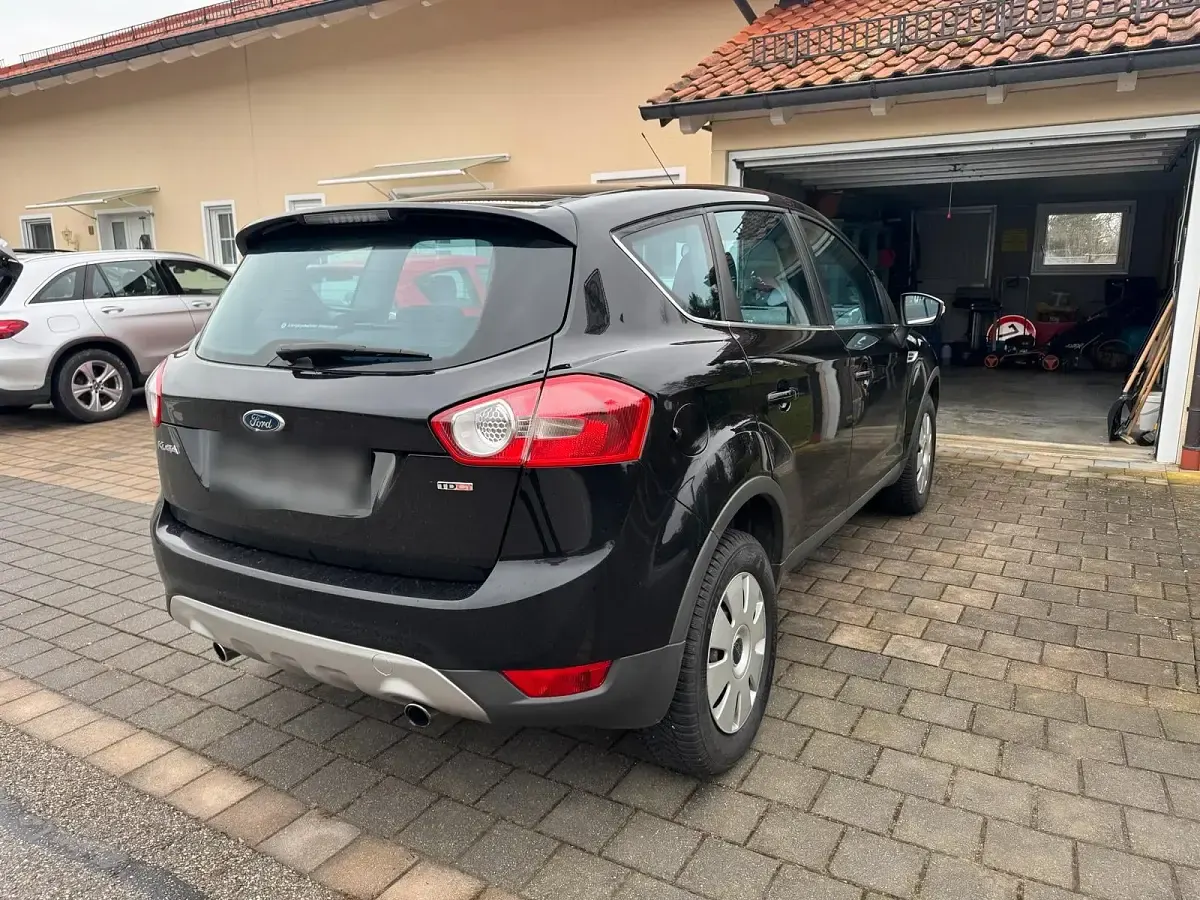 Gebraucht Ford Kuga 136 PS (100 kW) 2009 Schwarz SUV