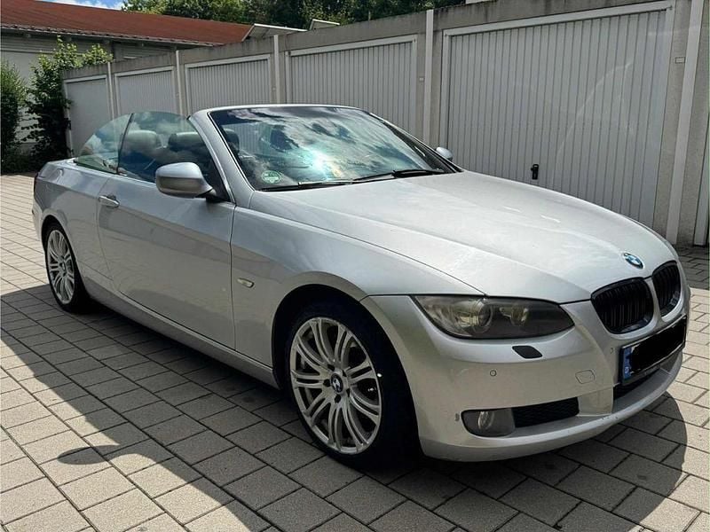 Silber Gebraucht 2010 BMW 325 Cabriolet Sport Line Cabrio | 7.500 € (Guter Preis) - Bild 1/4