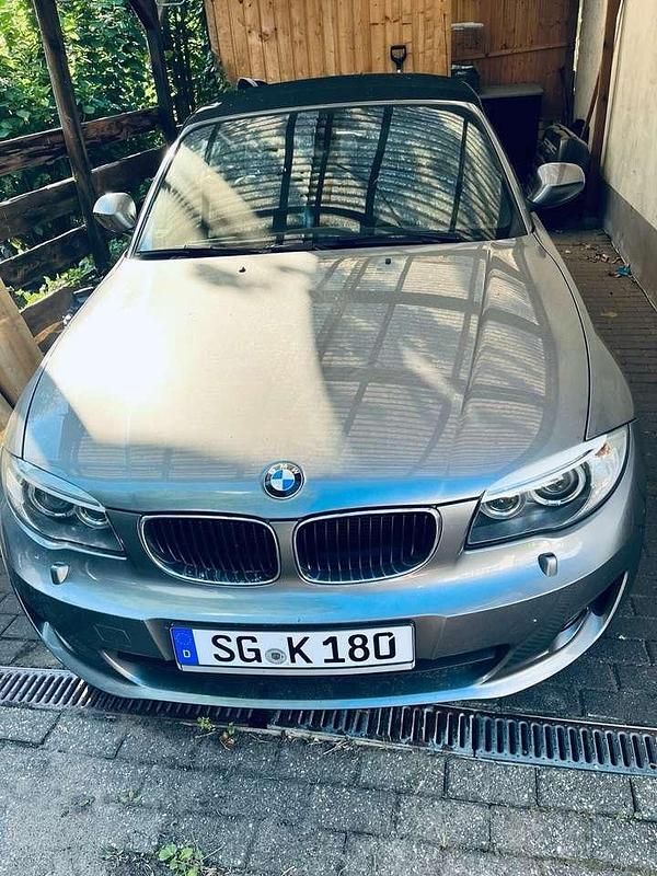 Grau Gebraucht 2011 BMW 118 Cabriolet Cabrio | 8.800 € (Fairer Preis) - Bild 1/4