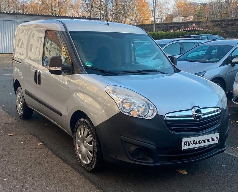 Gebraucht Opel Combo 90 PS (66 kW) 2016 Silber Van / Kleinbus