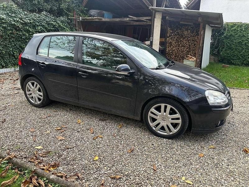 Black magic perleffekt Gebraucht 2007 VW Golf V Sportline Kleinwagen | 1.950 € (Superpreis) - Bild 1/4