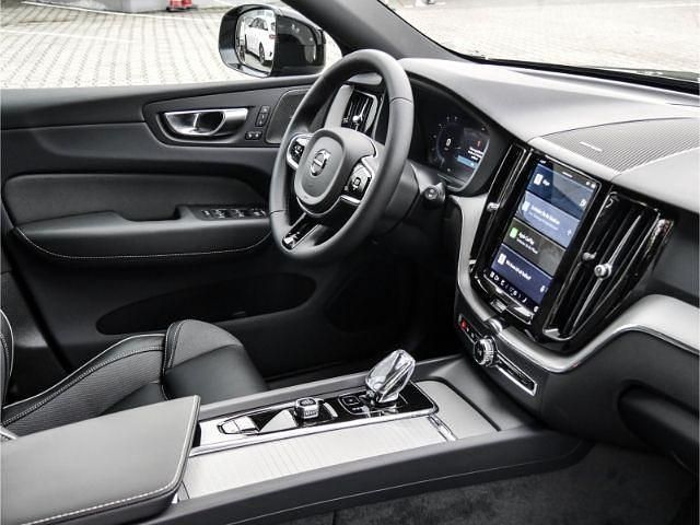 Gebraucht Volvo XC60 Plus 197 PS (144 kW) 2023 Platinum grey / metallic SUV