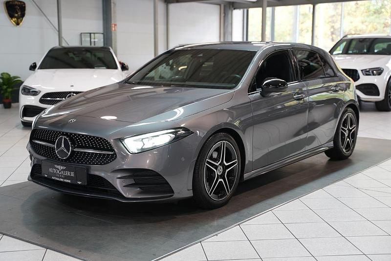 Grau Gebraucht 2020 Mercedes A180 AMG Limousine | 23.900 € (Guter Preis) - Bild 1/4