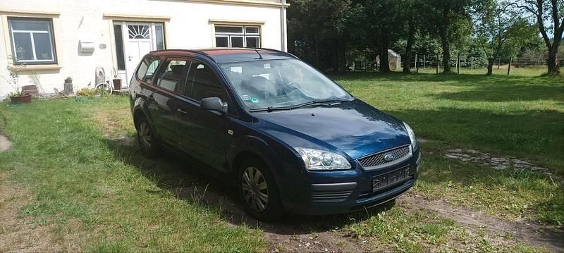 Blau Gebraucht 2006 Ford Focus Kombi | 900 € (Superpreis) - Bild 1/4