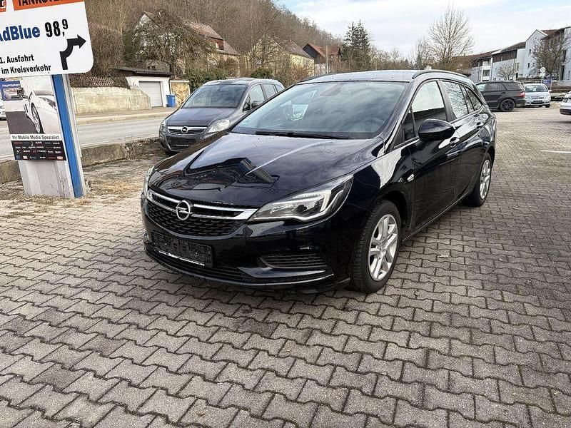 Gebraucht Opel Astra 105 PS (77 kW) 2018 Blau Kombi