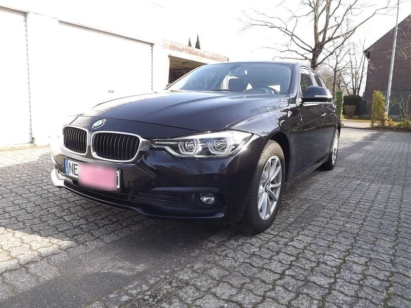 Gebraucht BMW 320 Advantage 190 PS (139 kW) 2018 Schwarz Kombi