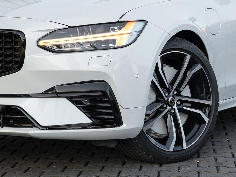 Neu Volvo V90 Plus 310 PS (228 kW) 2025 Weiß Kombi
