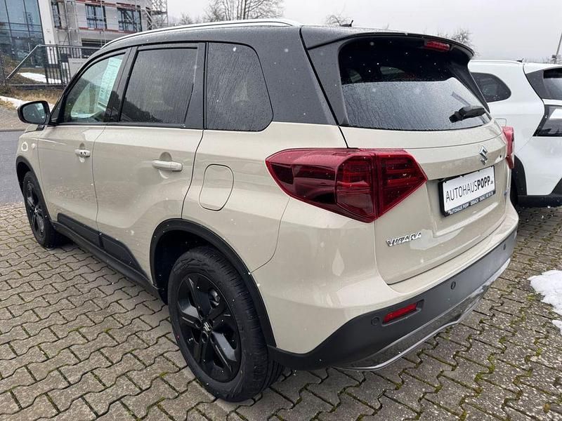 Neu Suzuki Vitara Comfort 110 PS (80 kW) 2025 Beige SUV