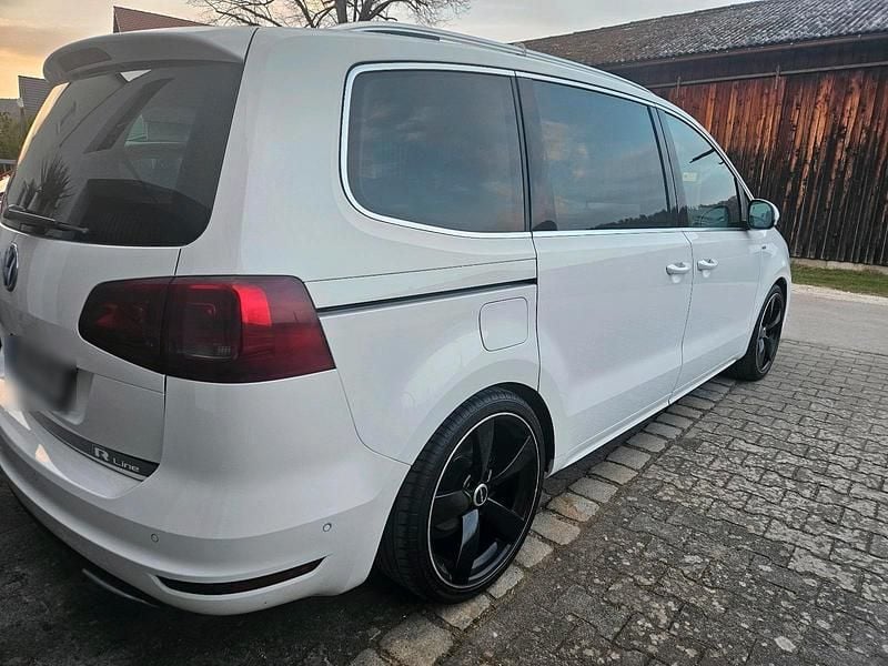 Gebraucht VW Sharan Life 140 PS (102 kW) 2014 Weiß Van / Kleinbus
