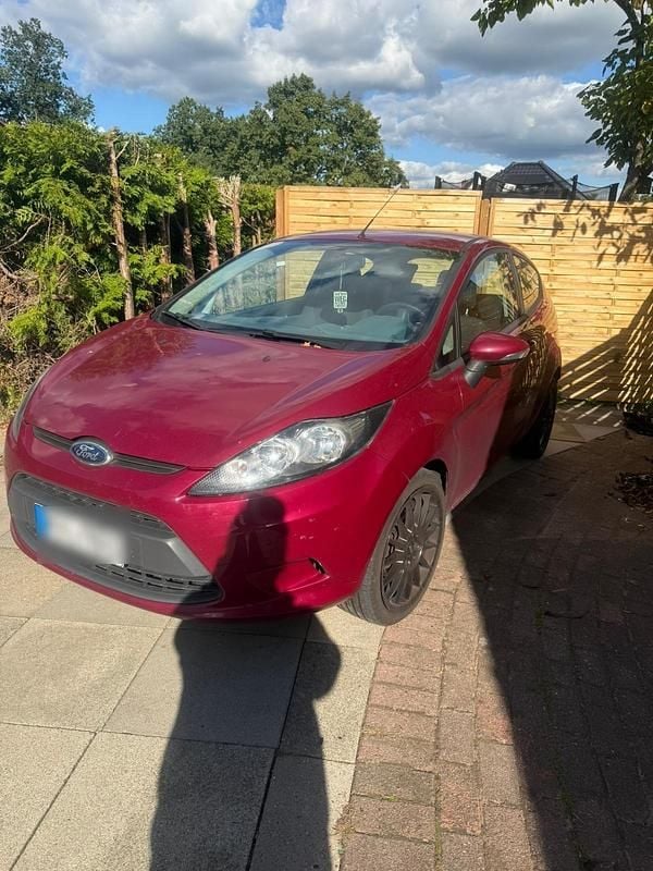 Violet Gebraucht 2010 Ford Fiesta Trend Kleinwagen | 3.000 € (Guter Preis) - Bild 1/4