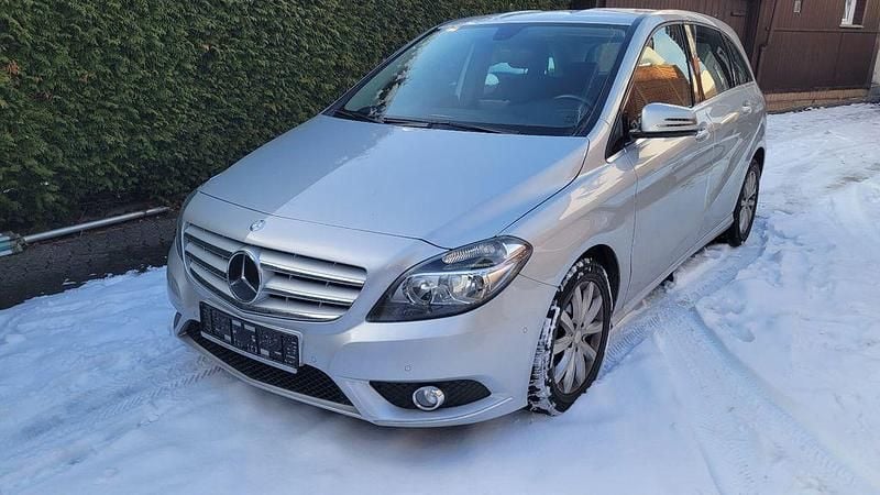 Silber Gebraucht 2013 Mercedes B180 Van / Kleinbus | 8.990 € (Superpreis) - Bild 1/4