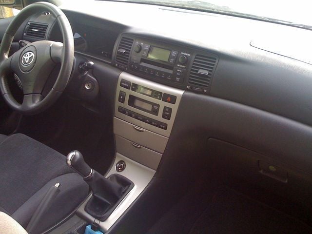 Gebraucht Toyota Corolla Sol 132 PS (97 kW) 2004 Grau metallic Limousine