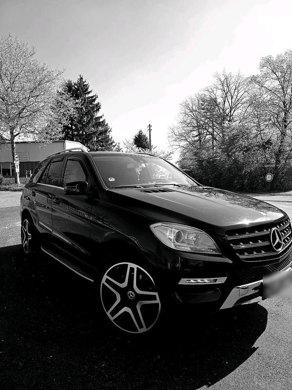 Gebraucht Mercedes ML250 204 PS (150 kW) 2014 Schwarz SUV