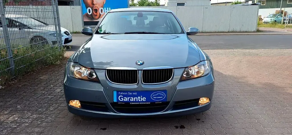 Gebraucht BMW 320 150 PS (110 kW) 2006 Grau Limousine