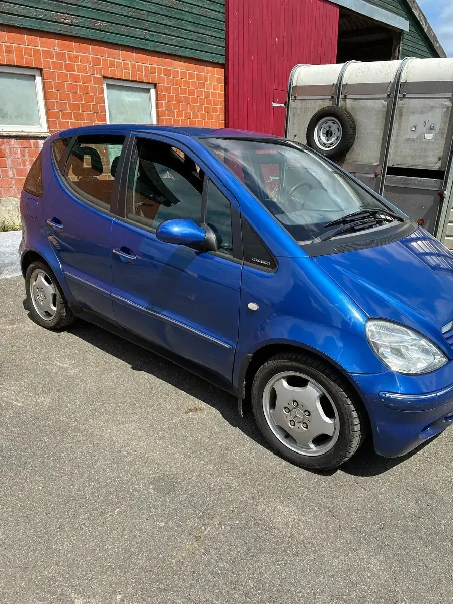 Gebraucht Mercedes A170 95 PS (69 kW) 2001 Blau Kleinwagen