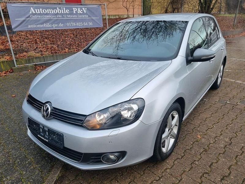 Gebraucht VW Golf VI Style 105 PS (77 kW) 2011 Reflexsilber metallic Kleinwagen