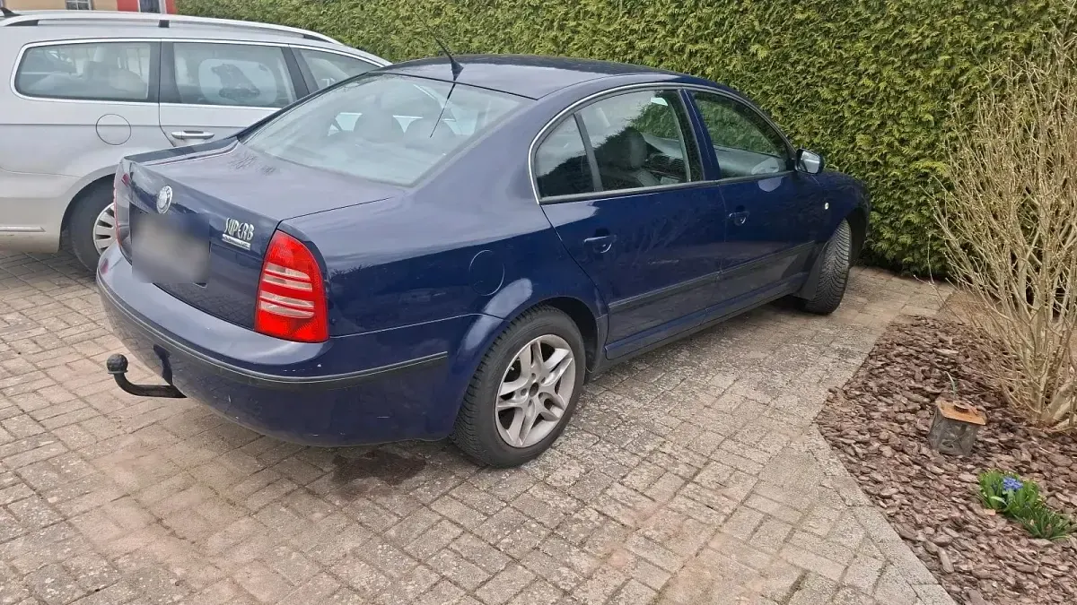 Gebraucht Skoda Superb 193 PS (141 kW) 2003 Blau Limousine