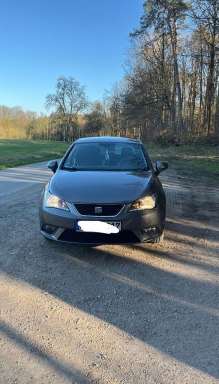 Grau Gebraucht 2015 Seat Ibiza Limousine | 8.599 € (Teuer) - Bild 1/4