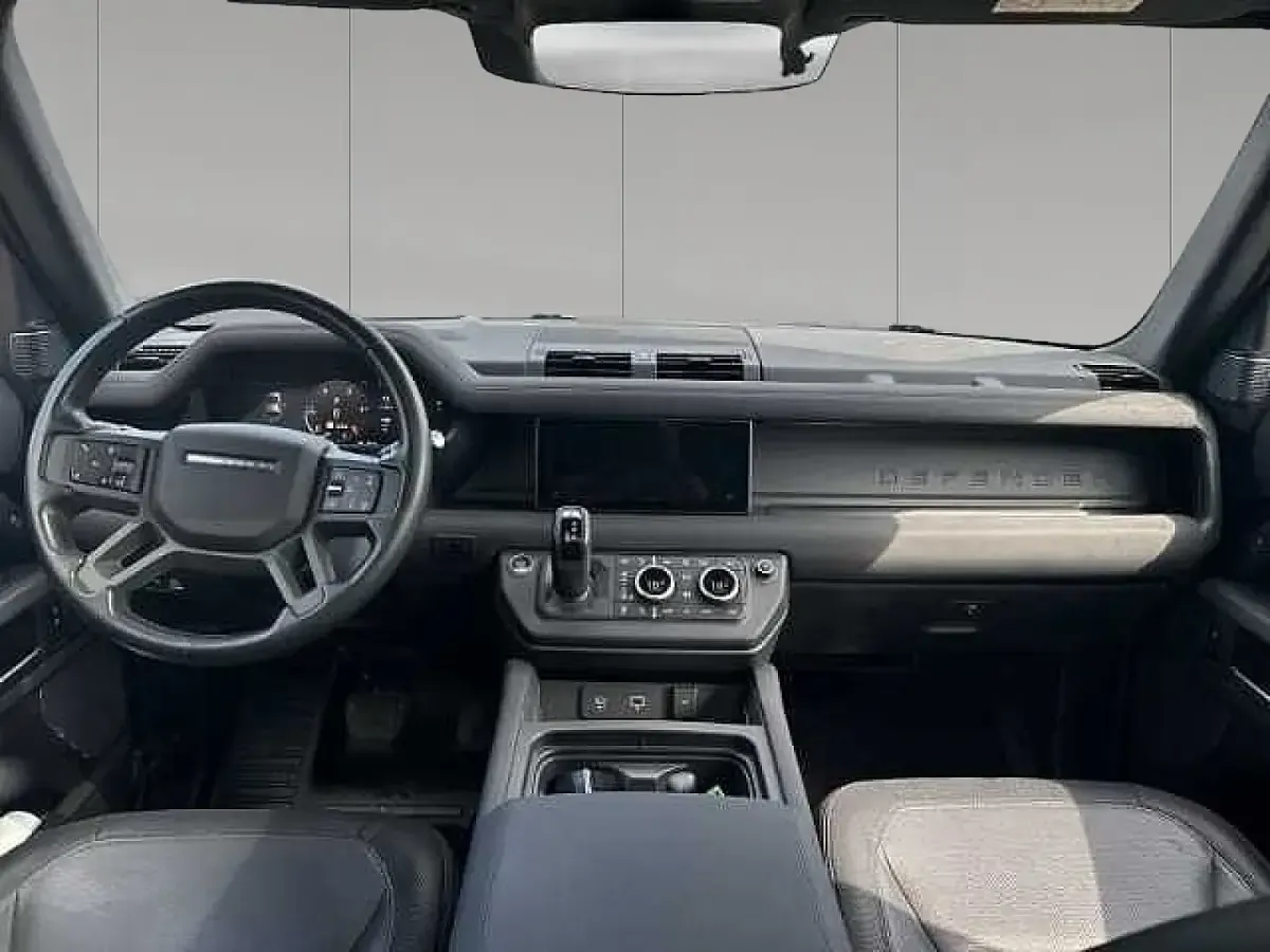 Gebraucht Land Rover Defender SE Dynamic 304 PS (223 kW) 2023 Santorini black SUV