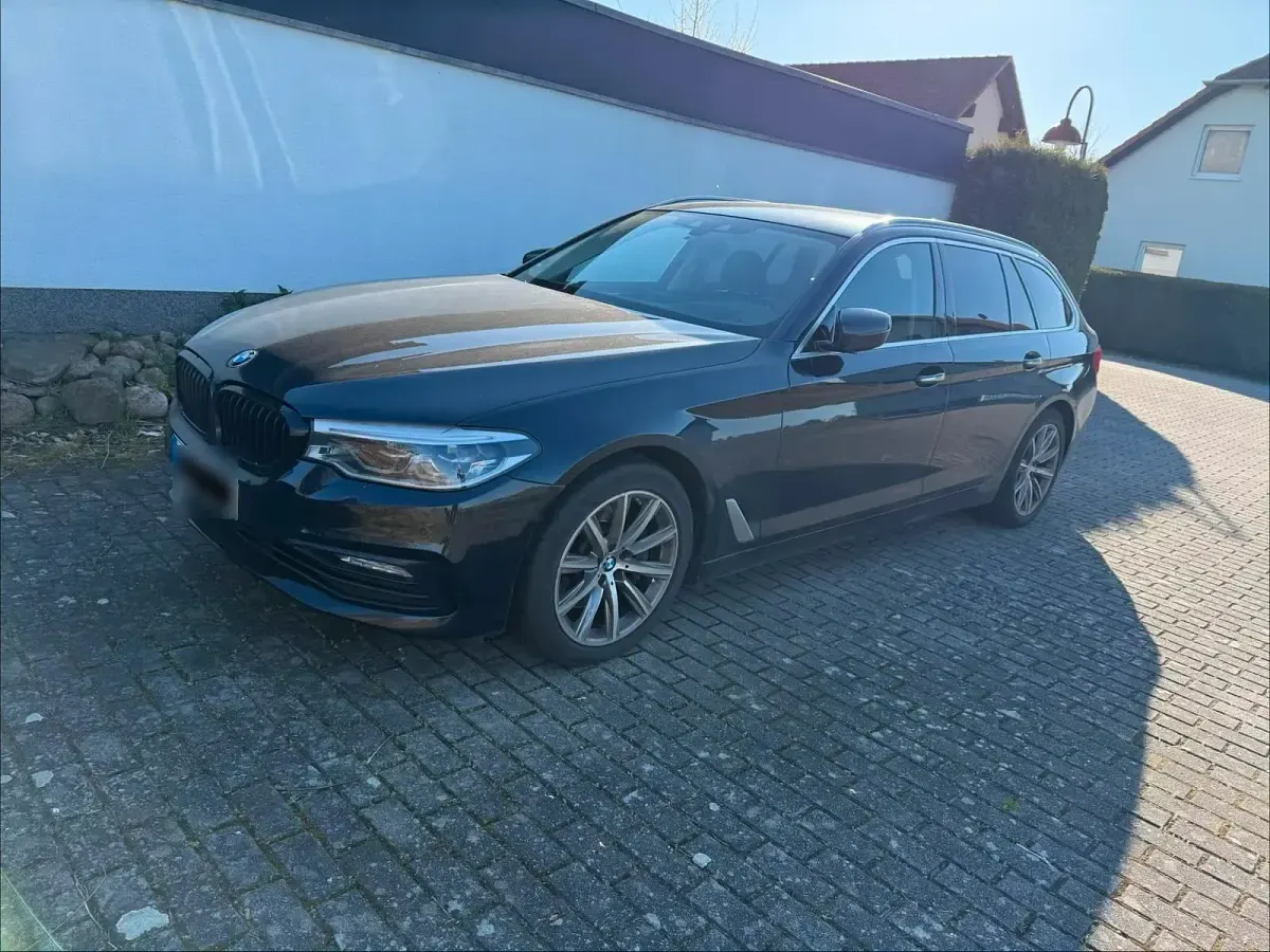 Gebraucht BMW 530 Sport Line 265 PS (194 kW) 2018 Blau Kombi