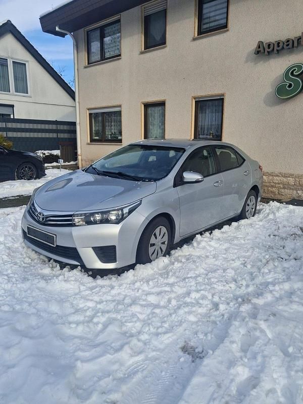 Gebraucht Toyota Corolla 116 PS (85 kW) 2014 Grau Limousine