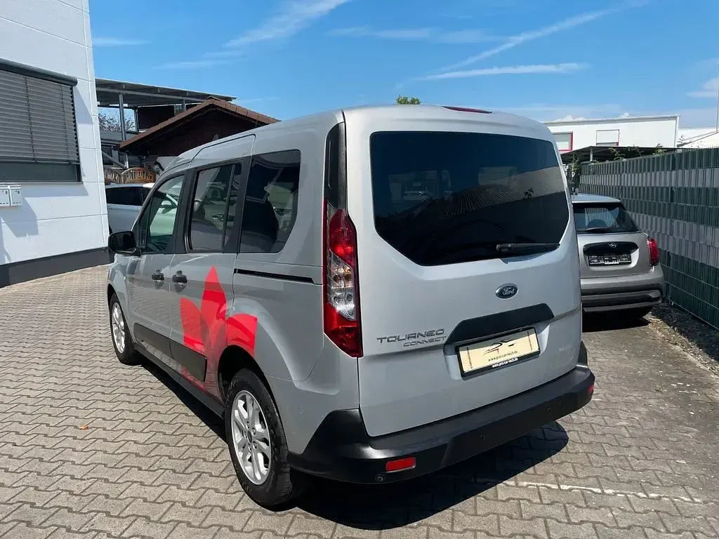 Gebraucht Ford Tourneo Connect 101 PS (74 kW) 2022 Silber Van / Kleinbus