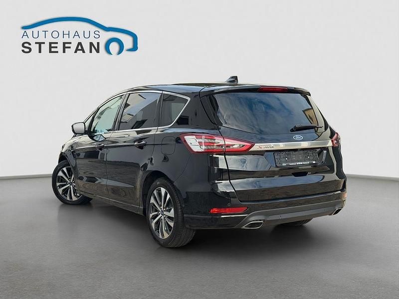 Gebraucht Ford S-MAX Titanium 190 PS (139 kW) 2021 Schwarz Van / Kleinbus