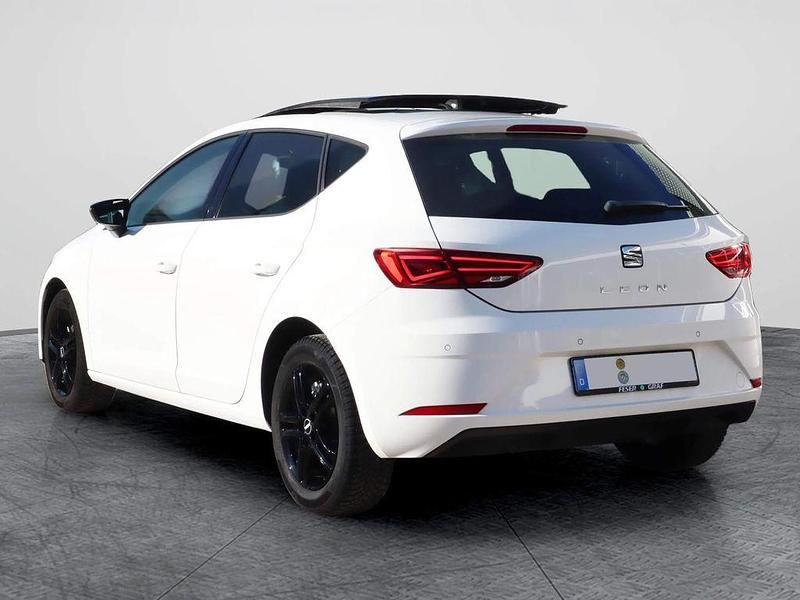 Gebraucht Seat Leon Style Plus 131 PS (96 kW) 2019 Weiß Limousine