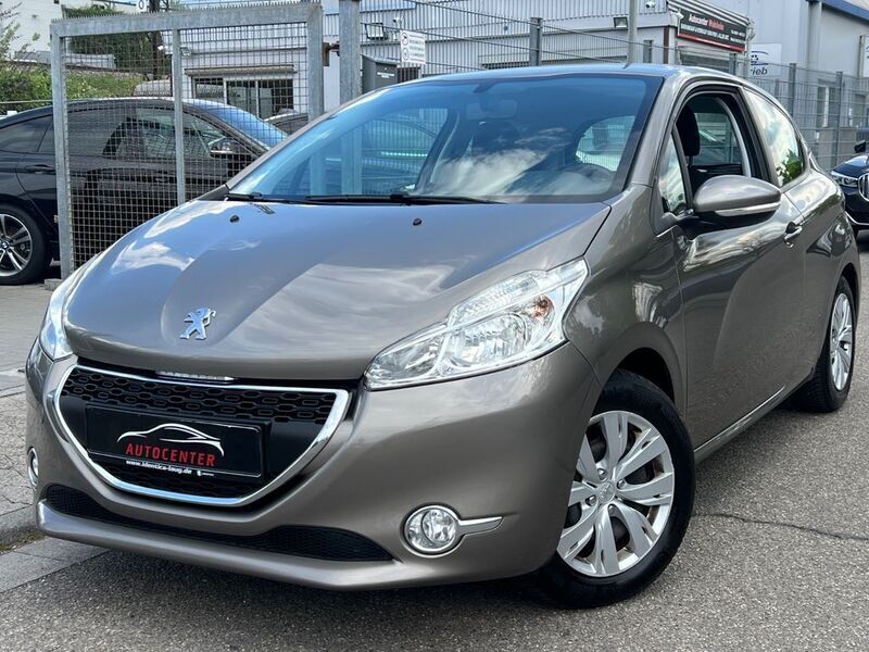 Grau Gebraucht 2013 Peugeot 208 Active Kleinwagen | 4.900 € (Fairer Preis) - Bild 1/4
