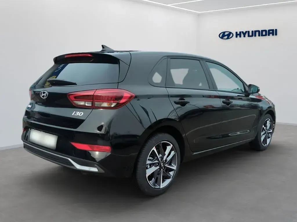 Gebraucht Hyundai i30 Advantage 140 PS (102 kW) 2026 Abyss black Limousine