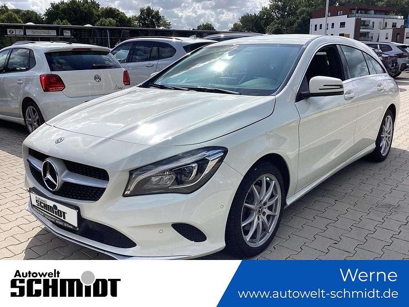 Zirrusweiß uni Gebraucht 2017 Mercedes CLA220 Shooting Brake Kombi | 13.790 € (Guter Preis) - Bild 1/2