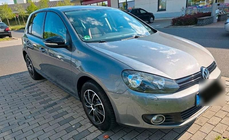 Gebraucht VW Golf VII Match 114 PS (83 kW) 2012 Grau Kleinwagen