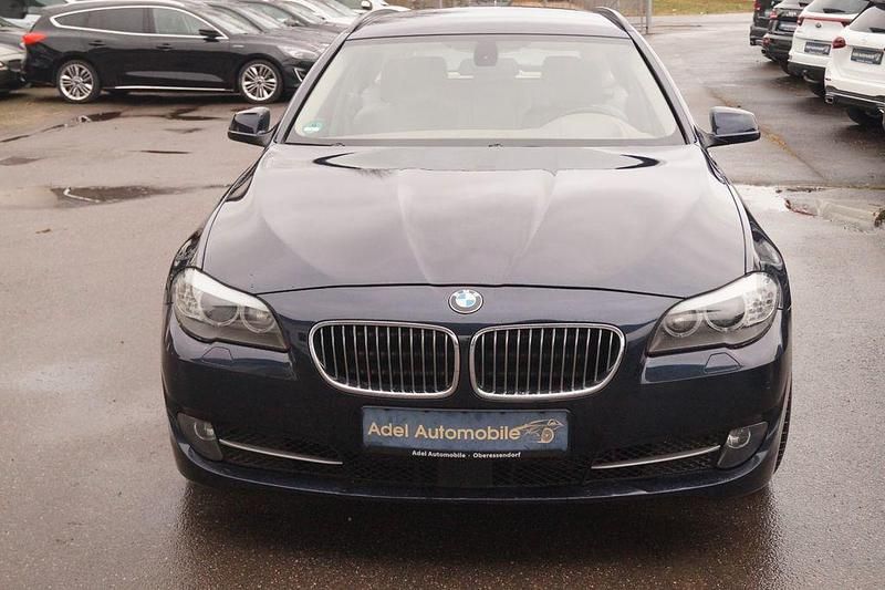 Gebraucht BMW 530 Performance 245 PS (180 kW) 2010 Imperialblau brillanteffekt me Kombi