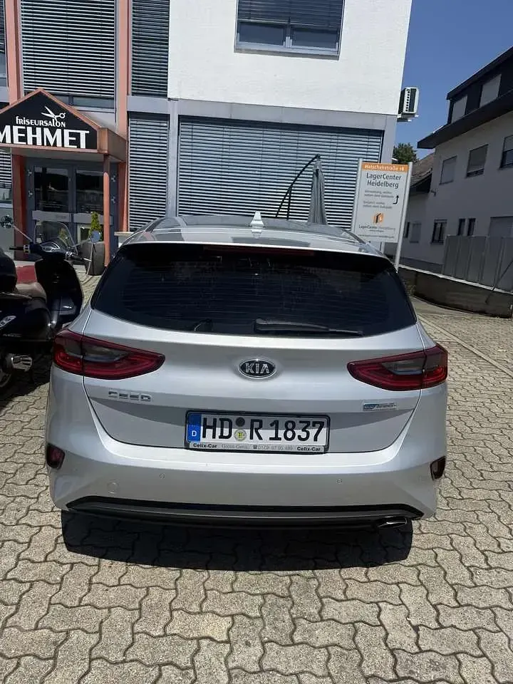 Gebraucht Kia Ceed Vision 136 PS (100 kW) 2021 Grau Kleinwagen