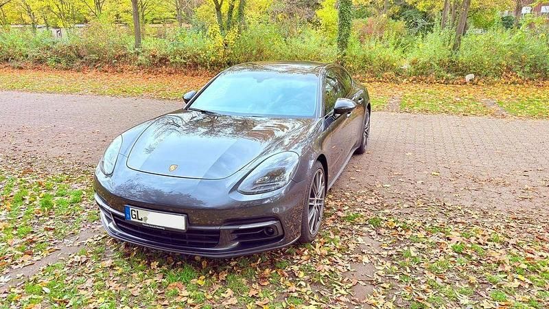 Grau Gebraucht 2016 Porsche Panamera 4S Sport Limousine | 64.999 € (Etwas zu teuer) - Bild 1/4