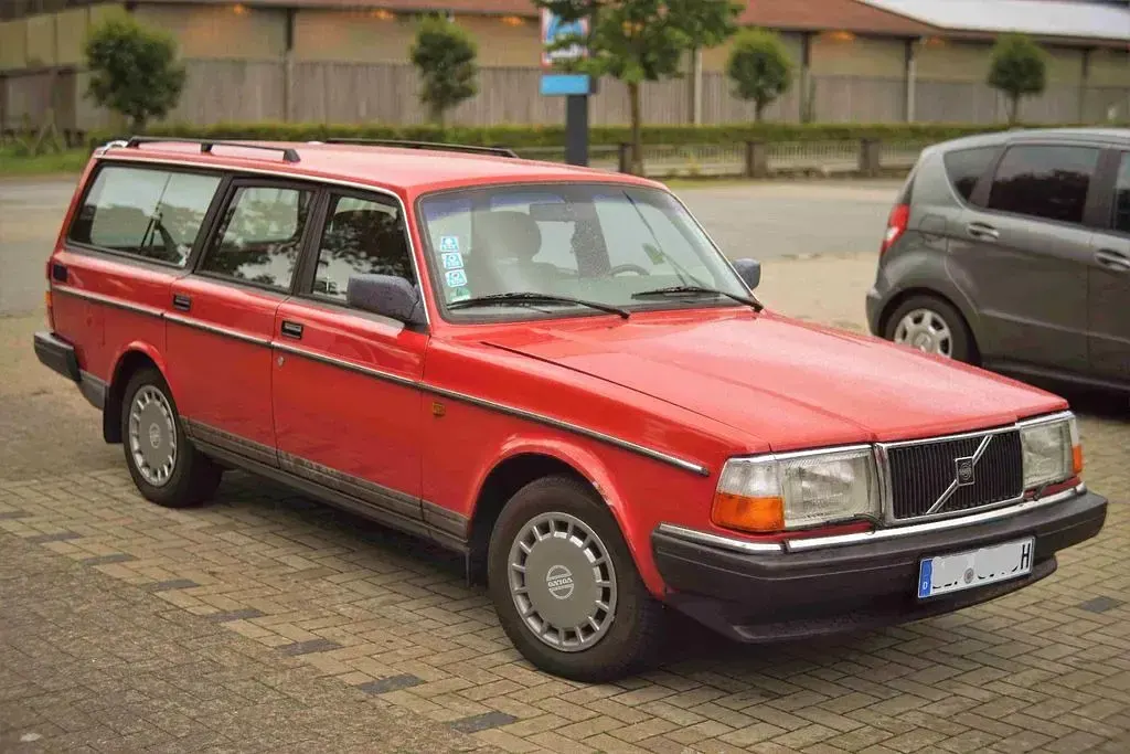 Gebraucht Volvo 245 116 PS (85 kW) 1991 Rot Kombi
