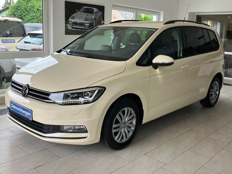 Gebraucht VW Touran 150 PS (110 kW) 2025 Beige Van / Kleinbus