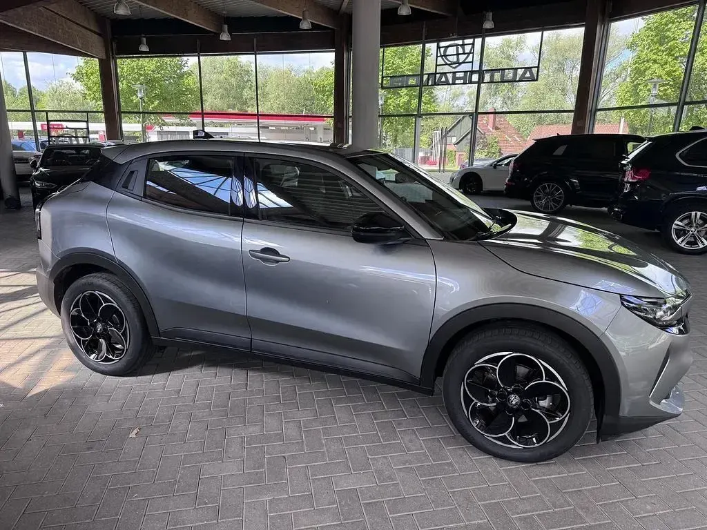 Gebraucht Alfa Romeo Junior 114 kW (156 PS) 2025 Grau SUV