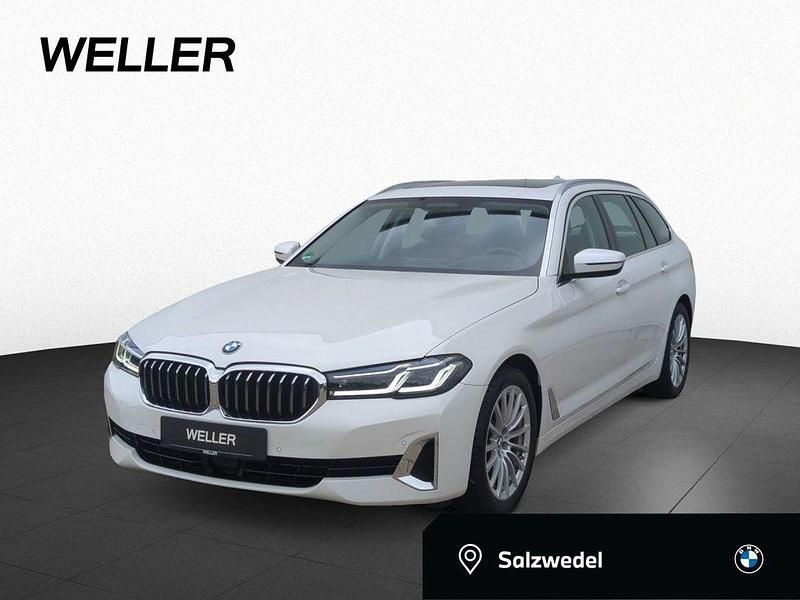 Mineralweiß (weiß) Gebraucht 2021 BMW 520 Efficient Dynamics Kombi | 28.900 € (Guter Preis) - Bild 1/4