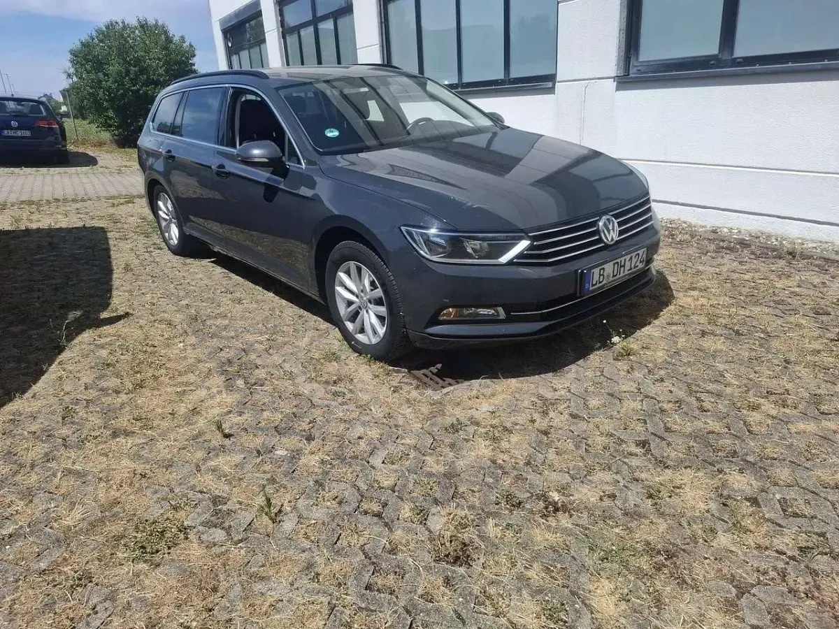 Gebraucht VW Passat Trendline 150 PS (110 kW) 2018 Grau Kombi