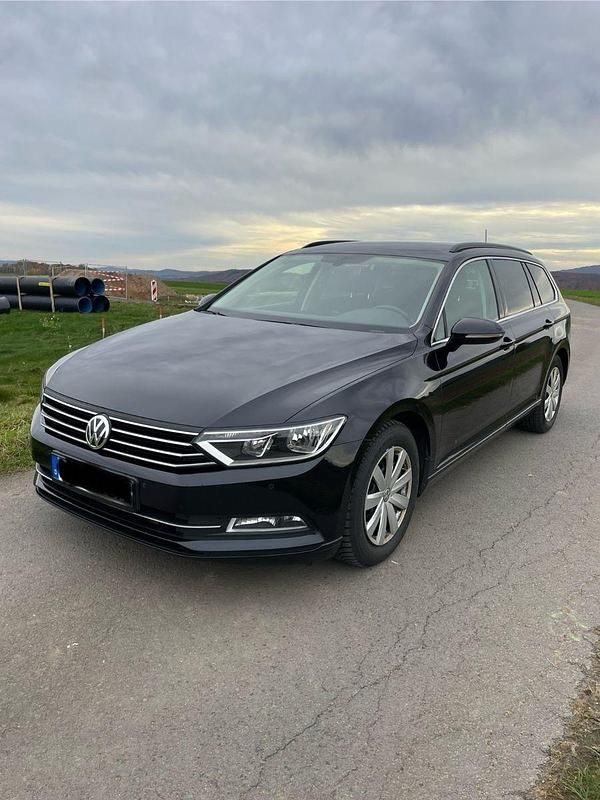 Gebraucht VW Passat Trendline 150 PS (110 kW) 2015 Schwarz Kombi