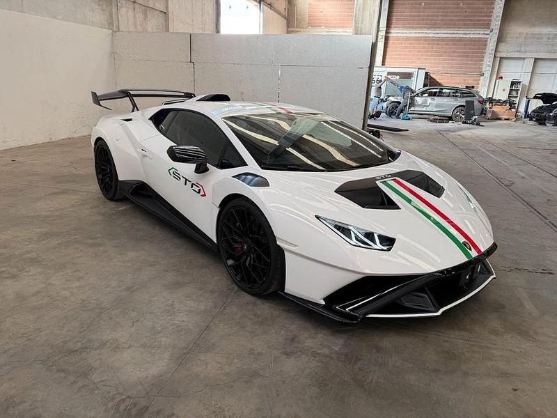 Gebraucht Lamborghini Huracán 640 PS (470 kW) 2022 Weiß