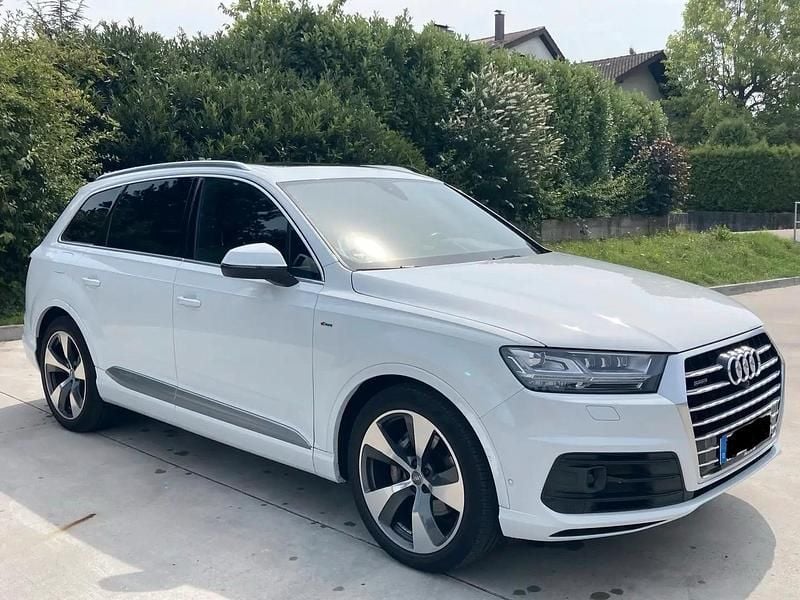 Używany Audi Q7 Comfort 272 KM (200 kW) 2016 Biały SUV