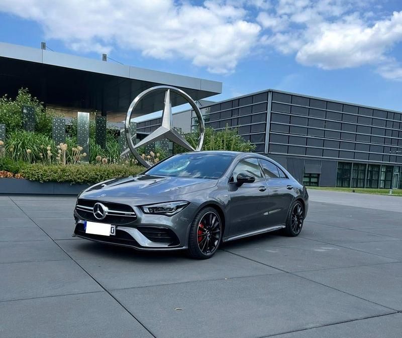 Grau Gebraucht 2023 Mercedes CLA35 AMG AMG Coupé | 47.000 € (Fairer Preis) - Bild 1/4