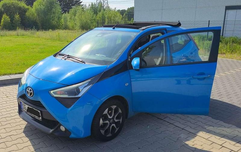 Blau Gebraucht 2019 Toyota Aygo x-sky Kleinwagen | 11.990 € (Fairer Preis) - Bild 1/4