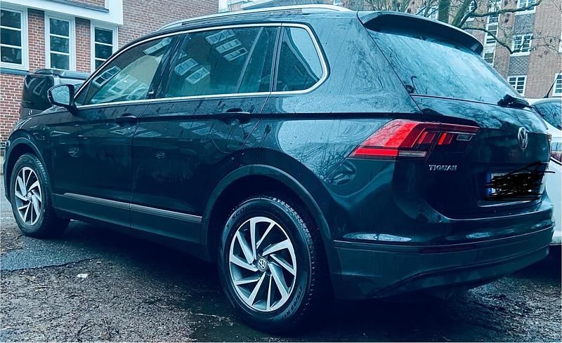Second-hand VW Tiguan 150 CP (110 kW) 2017 Negru SUV