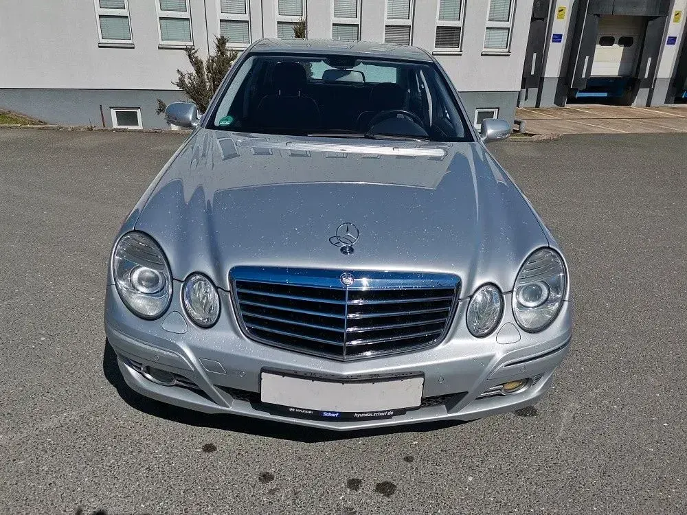 Gebraucht Mercedes E200 184 PS (135 kW) 2008 Silber Limousine