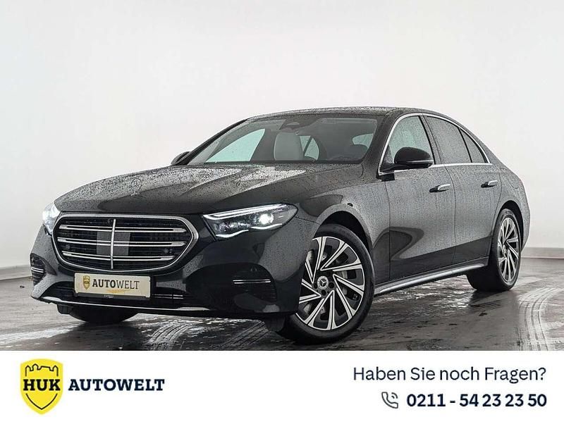 Obsidianschwarz lack Gebraucht 2024 Mercedes E300 Premium Limousine | 58.260 € (Superpreis) - Bild 1/3