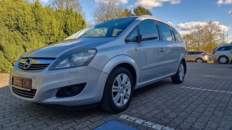 Gebraucht Opel Zafira Innovation 150 PS (110 kW) 2009 Silber Van / Kleinbus